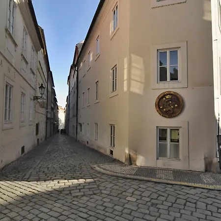 Apartment Trziste Prague Exterior photo